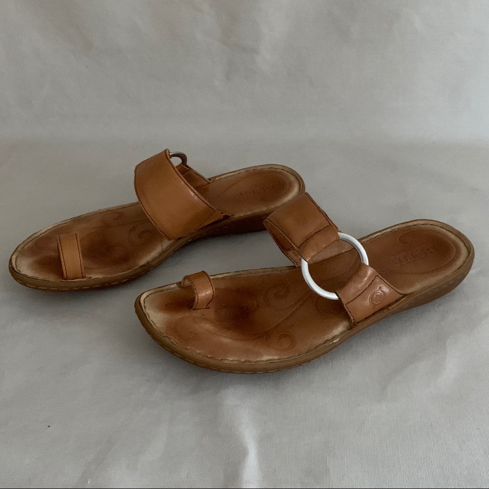 Born leather toe ring sandals